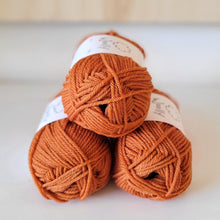 Load image into Gallery viewer, Woolly 8ply