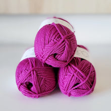 Load image into Gallery viewer, Woolly 8ply