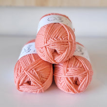 Load image into Gallery viewer, Woolly 8ply