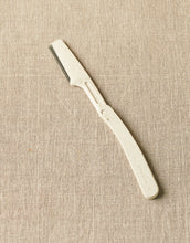 Load image into Gallery viewer, Cocoknits Fuzz Off Comb